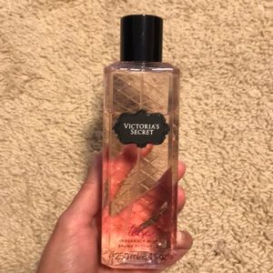 Victoria’s Secret Tease fragrance mist
